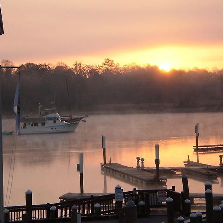 Inn At The Canal Bed & Breakfast Chesapeake City Extérieur photo