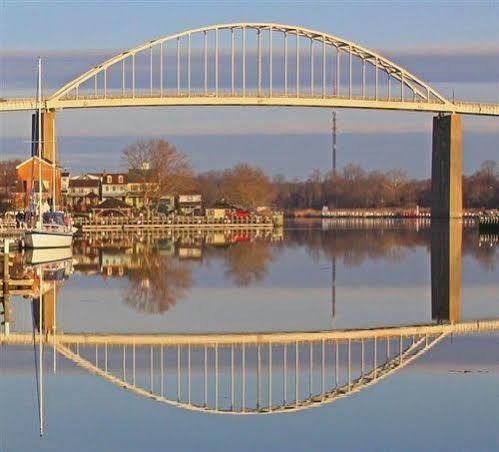Inn At The Canal Bed & Breakfast Chesapeake City Extérieur photo